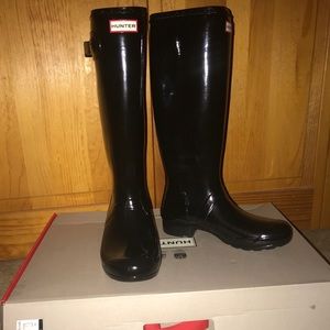 Hunter Boots- glossy black size 9